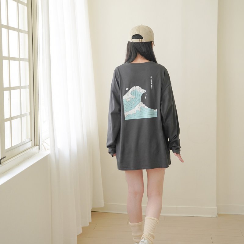 Mochi Rabbit Goes Up the Mountain and Goes to the Sea-Double-sided design thin long sleeves over size (grey and black) - เสื้อยืดผู้หญิง - ผ้าฝ้าย/ผ้าลินิน สีเทา