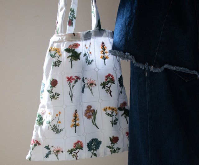 VOGUE 花柄刺繍 トートバッグ VOGUE 花柄刺繍 トートバッグ VOGUE 花柄刺繍 トートバッグ M_