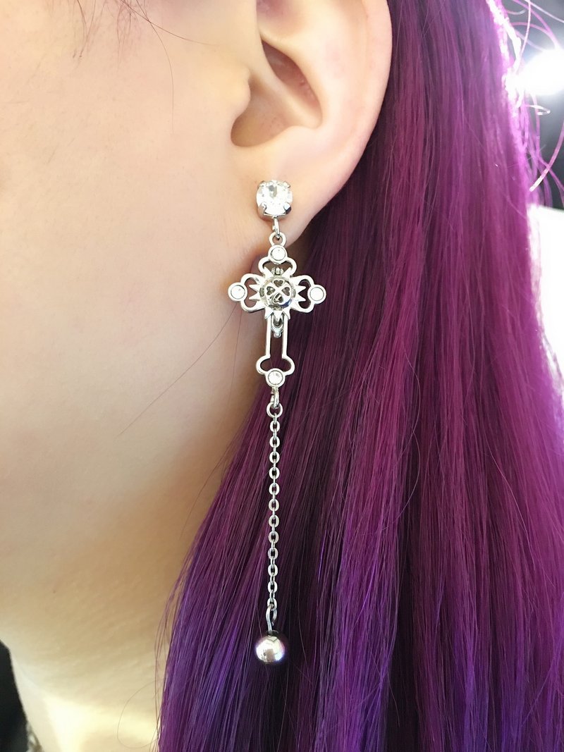 Silver Cross Aroma Earrings - ต่างหู - ทองแดงทองเหลือง สีเงิน