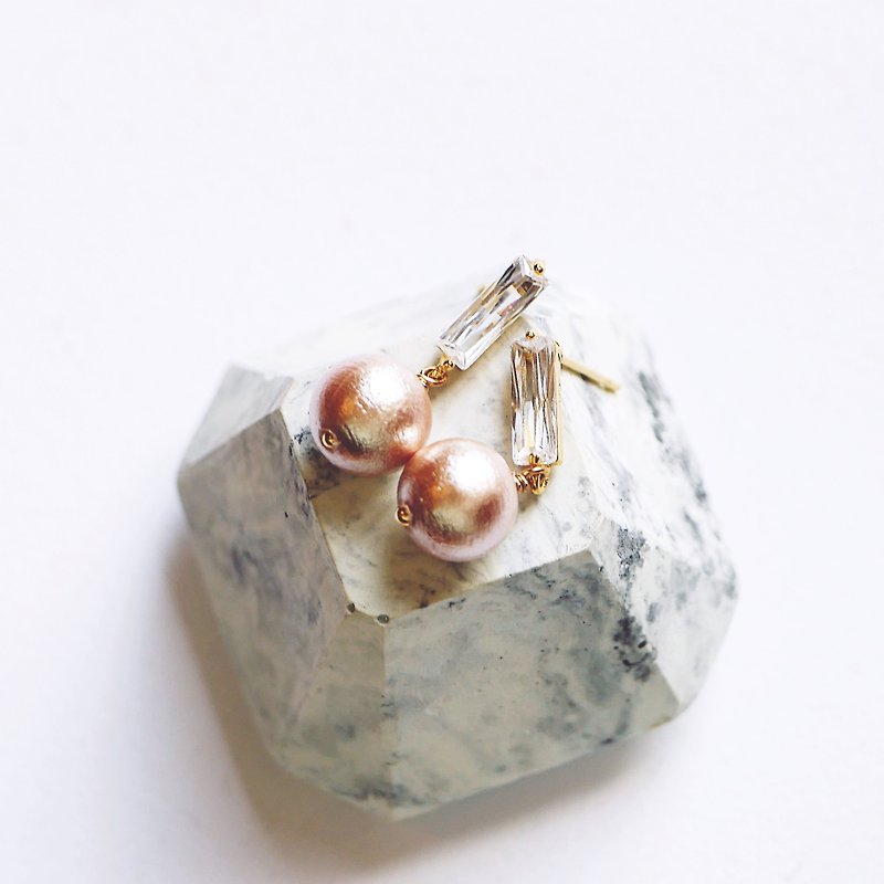 Gentle bean sand zircon earrings are gentle and sweet - Earrings & Clip-ons - Gemstone 