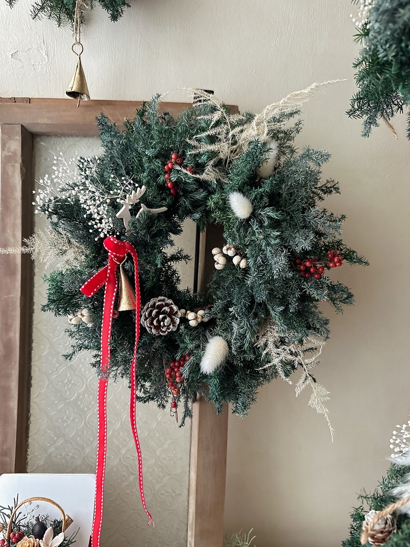 雪白聖誕花圈 永生雪松 聖誕掛飾 聖誕禮物 冬季花圈 - 乾燥花/永生花 - 植物．花 紅色
