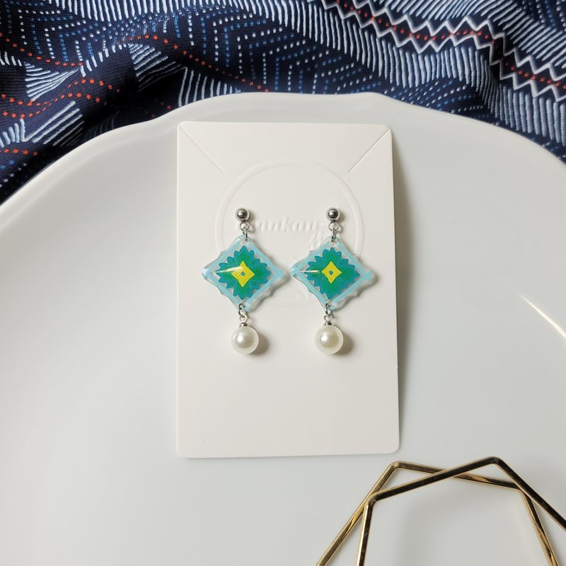 花磚物語 松柏長青 花磚 手繪熱縮片 耳環 - 耳環/耳夾/耳骨夾 - 不鏽鋼 多色