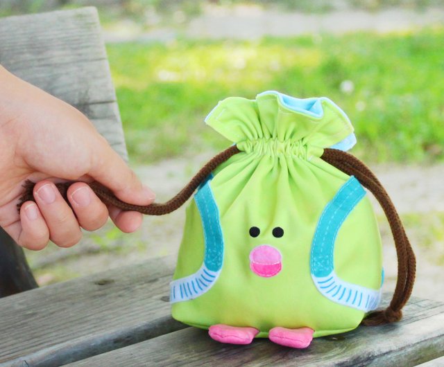 Little girl 2025 toiletry bag