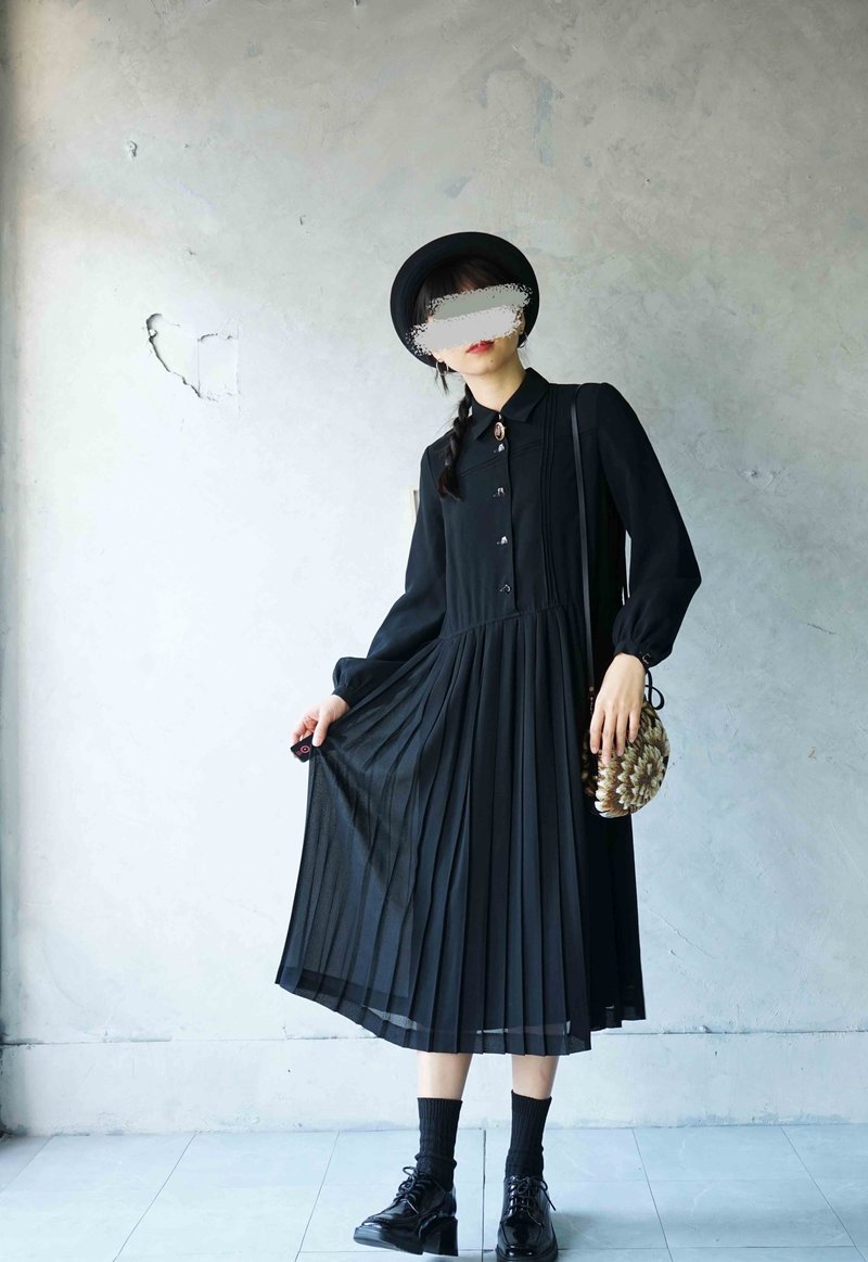 Treasure Hunt Vintage - Minimalist Black Chiffon Showa Era Pleated Dress - One Piece Dresses - Polyester Black