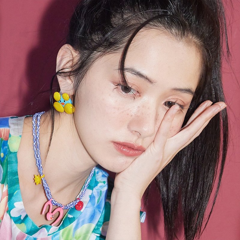 童趣 撞色卡通 金屬不對稱可愛耳釘 耳夾 - 耳環/耳夾/耳骨夾 - 其他材質 多色