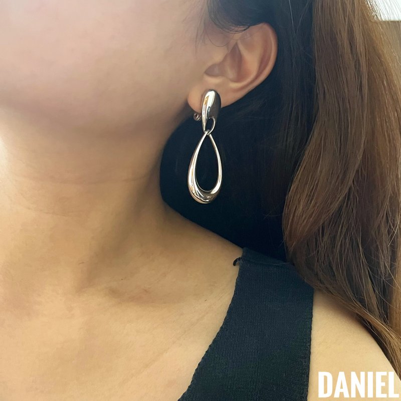 •DANIEL• 歐美老件 MONET銀色金屬垂掛耳夾 - 耳環/耳夾/耳骨夾 - 其他金屬 銀色
