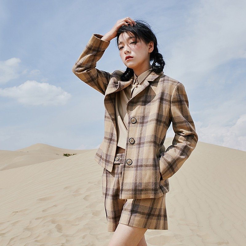 [thin section] Anne Chen 2019 autumn new women's shirt plaid short jacket 7N416 - เสื้อแจ็คเก็ต - วัสดุอื่นๆ สีกากี