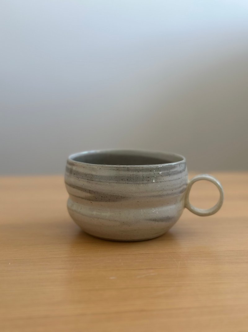 Unique swirl handmade ceramic teacup 200 ml - แก้ว - ดินเผา สีเทา