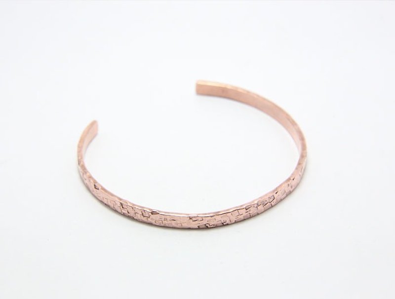 Ni.kou red copper irregular pattern bracelet - สร้อยข้อมือ - โลหะ 