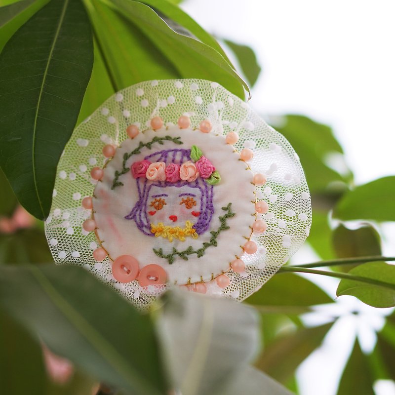Independent Original Flower Season Girl Series Flower Embroidery Girl Brooch - เข็มกลัด - งานปัก สีม่วง
