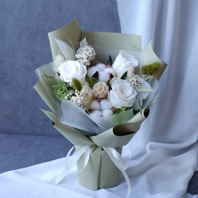 Green and white rose bouquet - ช่อดอกไม้แห้ง - พืช/ดอกไม้ สีเขียว