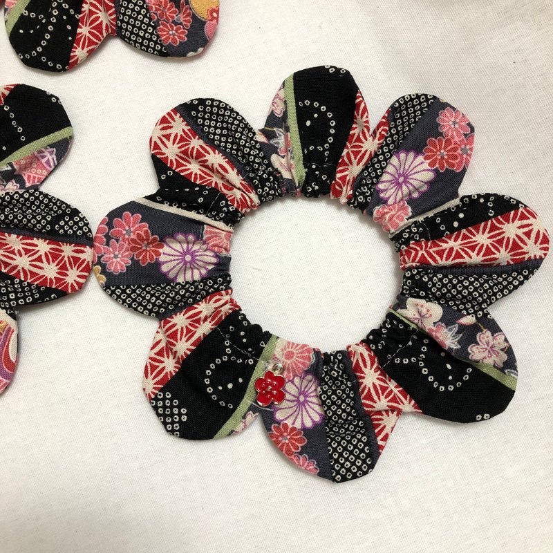 Large intestine wreath-elegant sixteen chrysanthemum-handmade special pet collar-spot 2 - Collars & Leashes - Cotton & Hemp Black