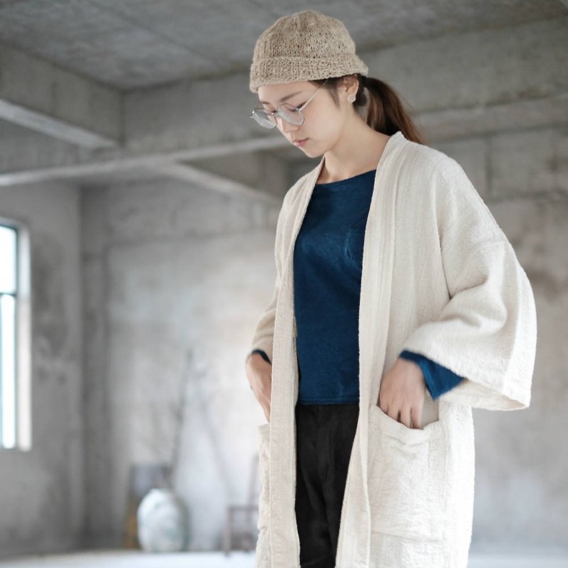 Fallen leaves | cotton white Japanese kimino grass dyed cotton and windy robe jacket long neutral blouse - Women's Casual & Functional Jackets - Cotton & Hemp White