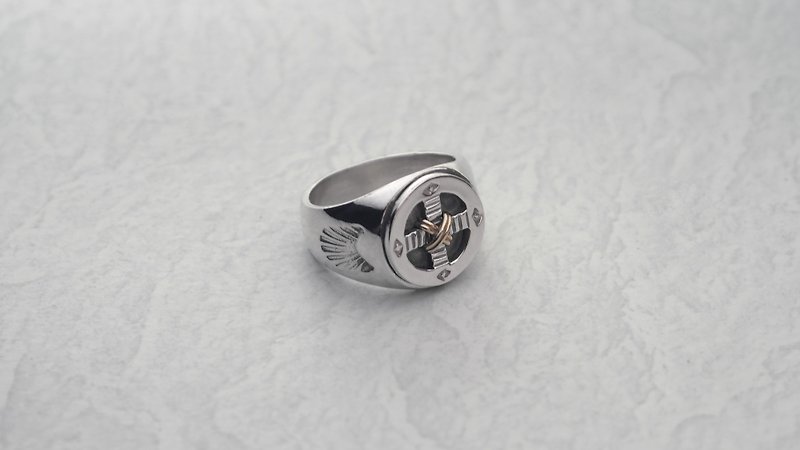 Ring with Silver Medicine Wheel & 18K Gold Wire - แหวนทั่วไป - โลหะ สีเงิน