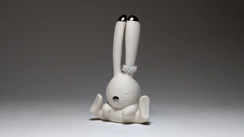 卯兔年限定陶瓷藝品茶寵擺飾 晶喜surprise兔 卓銘順2023卯兔系列 - 裝飾/擺設  - 瓷 白色