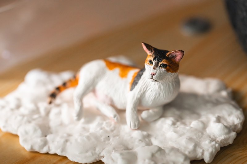 Cat customized pet handmade clay model including clothing and accessories - Stuffed Dolls & Figurines - Clay Orange