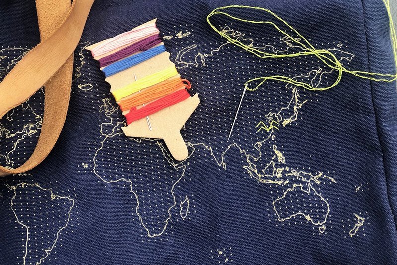 Goody Bag - 帶我去旅行 護照夾+帆布袋組合+贈彩虹繡線 - 行李吊牌 - 真皮 藍色