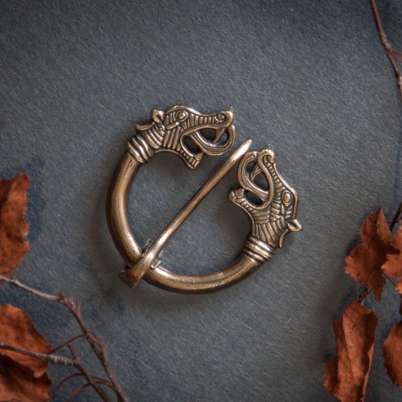 Dragon brooch. Handmade jewelry. Pagan art. Dragon fibula. Viking Norse replica. - 胸針 - 其他金屬 橘色