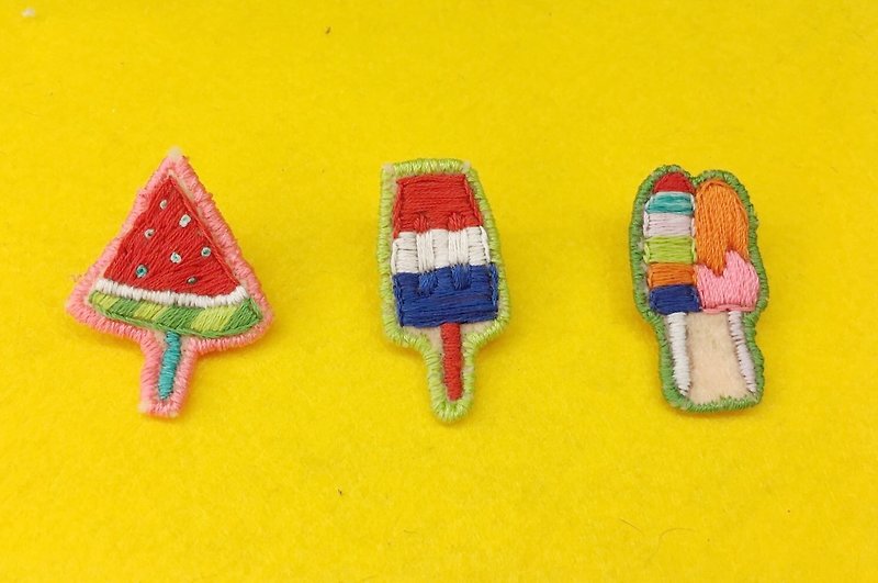 Popsicle hand embroidery brooches - Brooches - Thread Multicolor