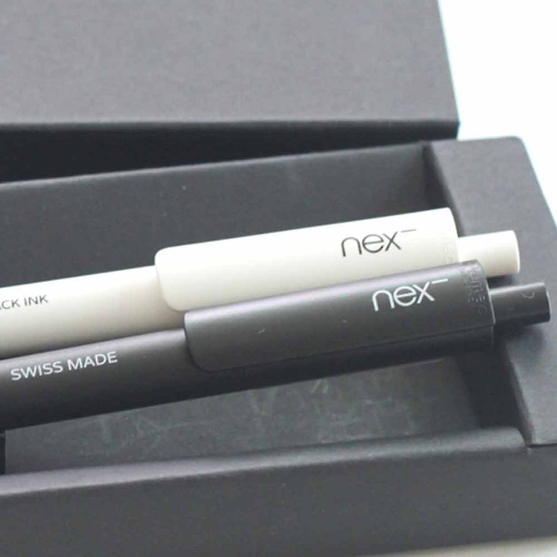 ギフトの贈り物黒と白のペングループには、包装スタイルオプションのペンギフトボックスが含まれています - その他のペン - プラスチック ブラック