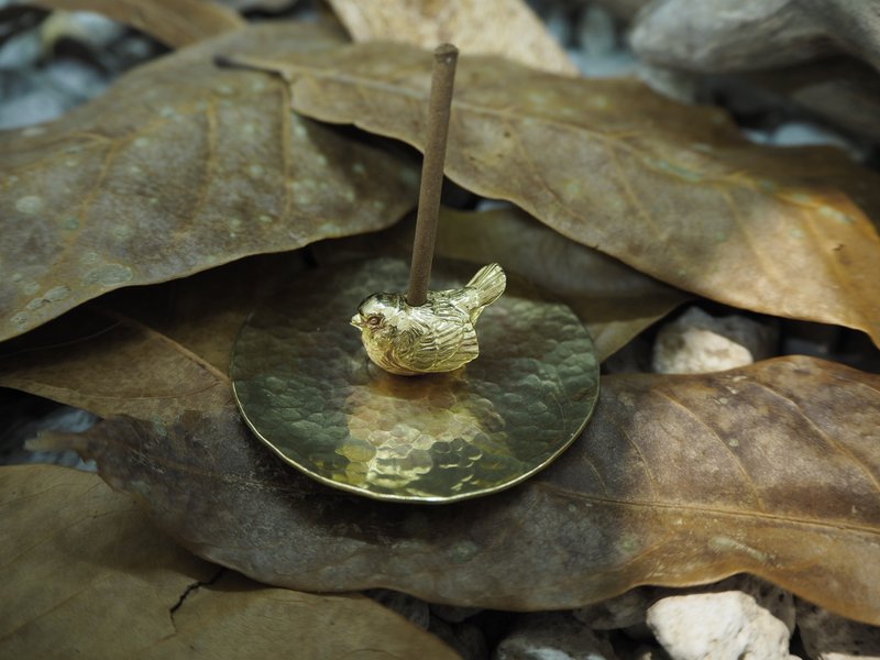 . In tacit understanding. NO.07-2 Little Sparrow Incense sticks Holder/ Bronze - Candles & Candle Holders - Copper & Brass Gold