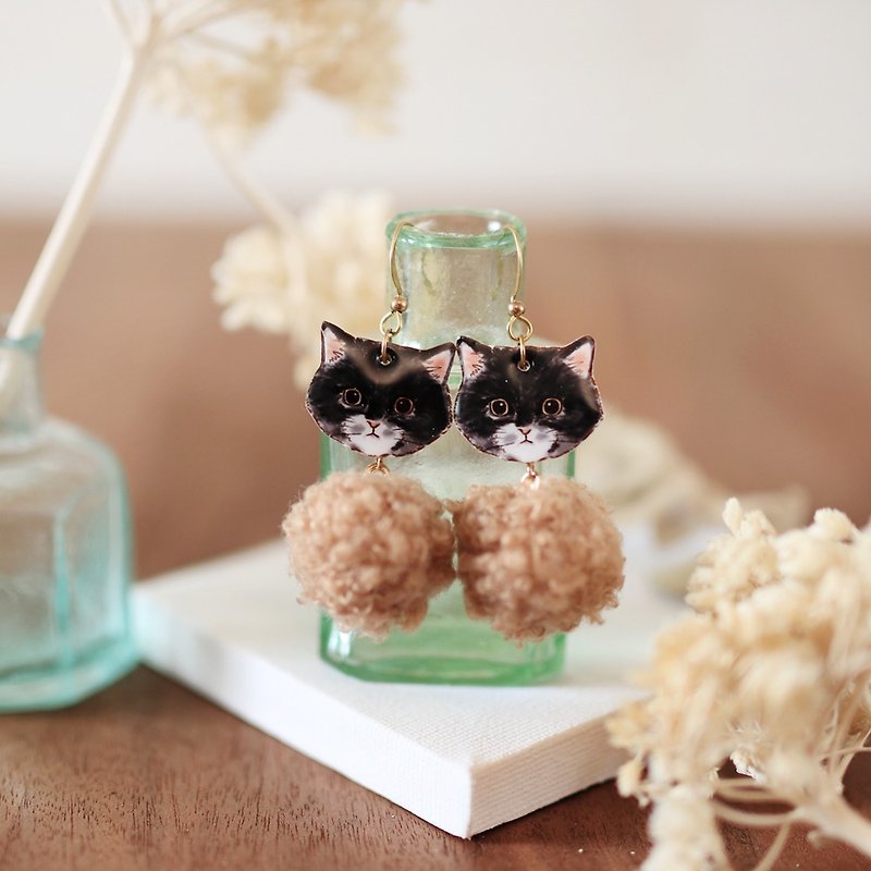 Small animal hair ball handmade earrings - black cat milk tea can be changed - Earrings & Clip-ons - Resin Black