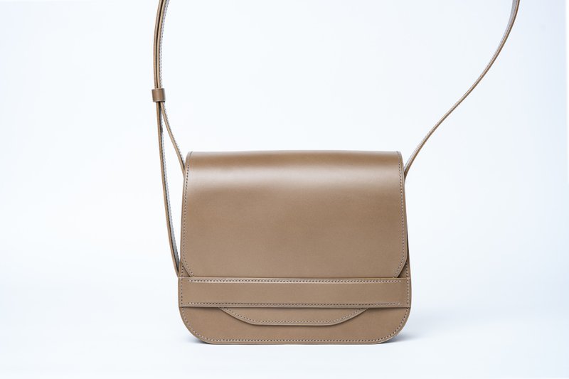 Khaki Saddle Bag - 奶茶灰沙斗側揹包 - 側背包/斜背包 - 真皮 灰色