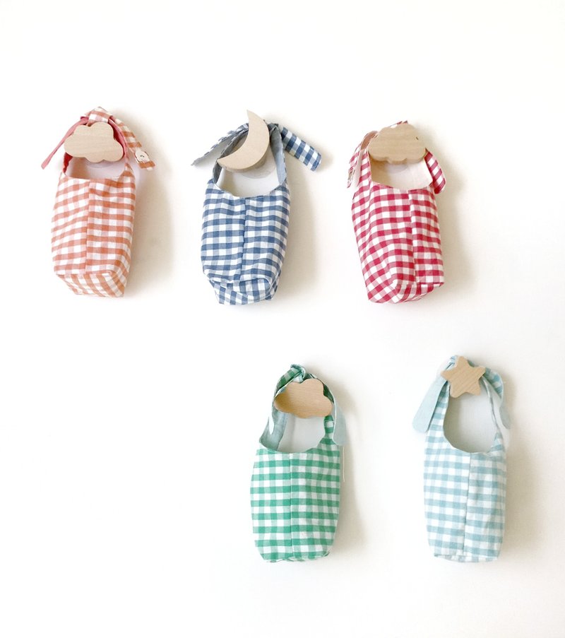 Plaid strap embroidery accompanying drink cup bag/bag/drink bag/cup bag (red/orange store) - ถุงใส่กระติกนำ้ - ผ้าฝ้าย/ผ้าลินิน หลากหลายสี