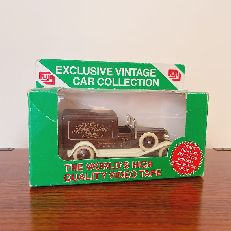 FUJIFILM out-of-print British-made Lledo antique model car - Items for Display - Other Materials 