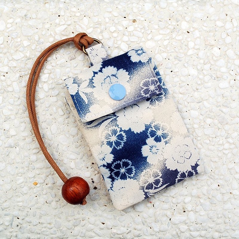 Gradual cherry blossom card bag / card holder / order - ที่ใส่บัตรคล้องคอ - ผ้าฝ้าย/ผ้าลินิน สีน้ำเงิน