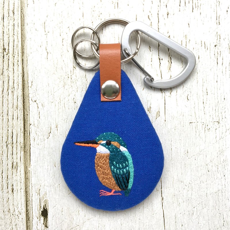 Kingfisher hand embroidery key chain (navy blue) - ที่ห้อยกุญแจ - งานปัก สีน้ำเงิน