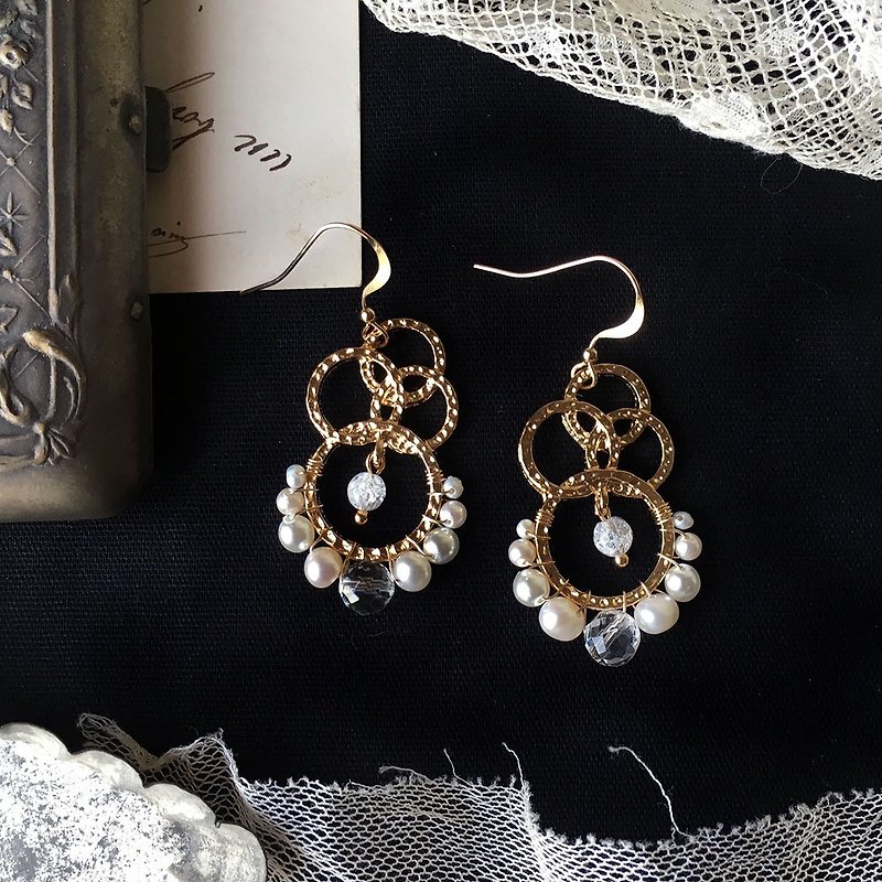14kgf Crystal and Vintage Pearl Painless Bubble Earrings OR Brass Earrings - ต่างหู - เครื่องเพชรพลอย สีทอง