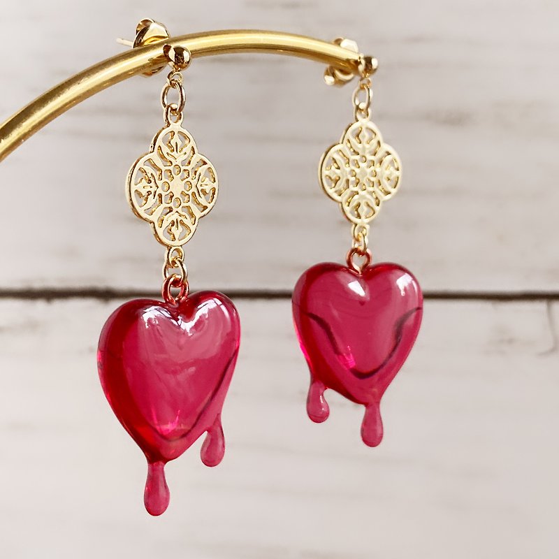 melty love melting heart earring scarlet - ต่างหู - พลาสติก สีแดง