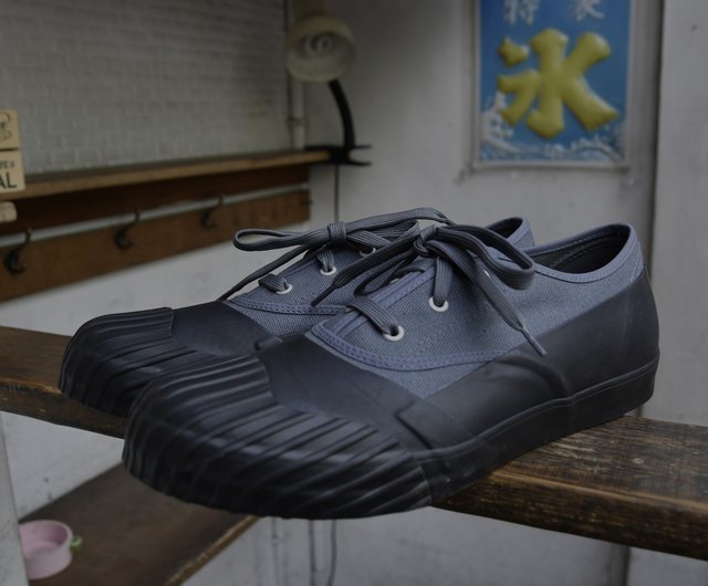 waterproof shoes for rainy season