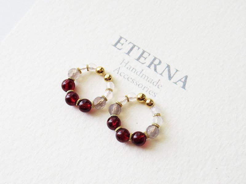 Garnet, white and gray chalcedony, tiny hoop earrings 夾式耳環 - Earrings & Clip-ons - Stone Red
