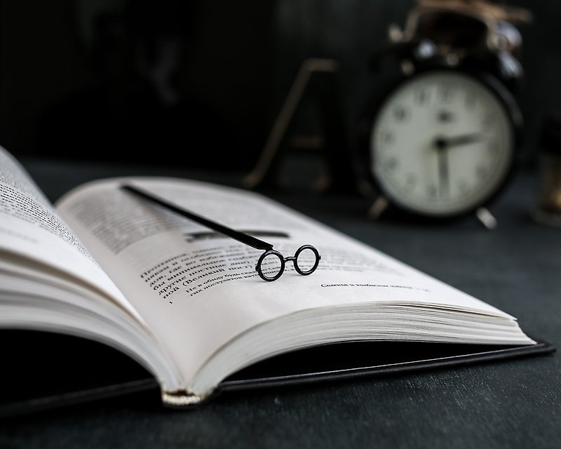 Bookmark Round Shaped Glasses, Small Bookish Gift for Avid Readers - ที่คั่นหนังสือ - โลหะ สีดำ