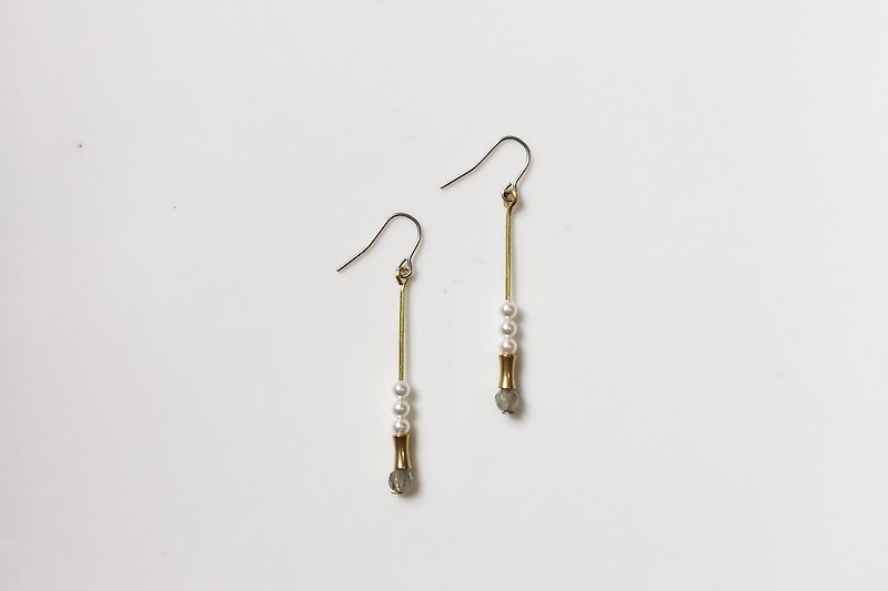 低調灰階 天然石黃銅造型耳環 - 耳環/耳夾 - 寶石 銀色
