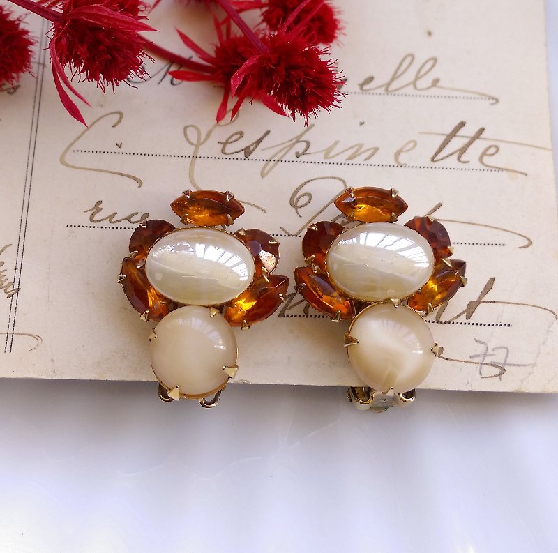 Western antique jewelry. Honey clip earrings - ต่างหู - โลหะ สีทอง