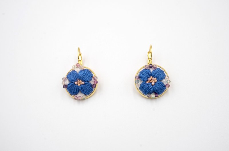 Handmade Embroidered earrings - ต่างหู - งานปัก สีน้ำเงิน