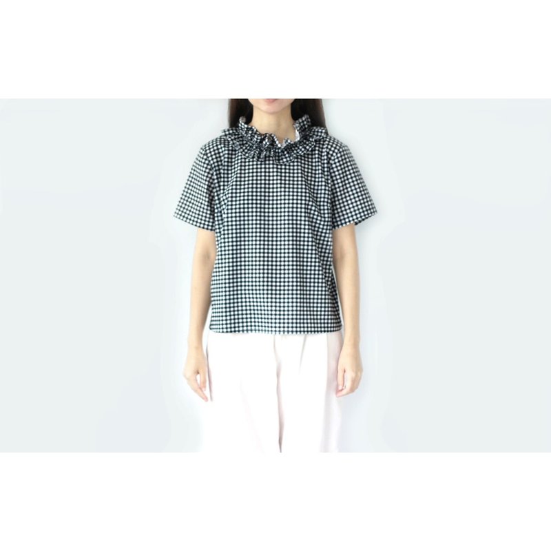 Round neck shirt with ruffles around the neck, black and white checkered pattern - Women's Tops - Cotton & Hemp Black