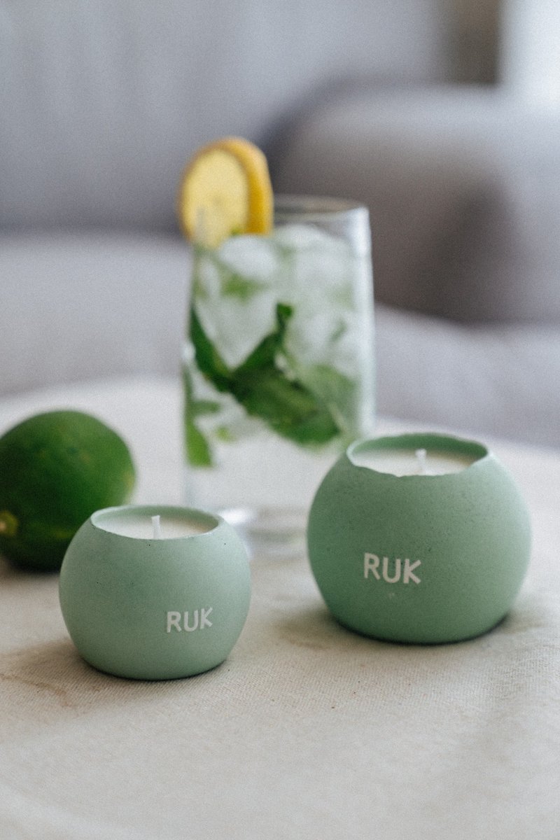 NO.18 Summer Tipsy Series-Refreshing Mixture-Light Green Grass/Fragrance Essential Oil Candle/ - Candles & Candle Holders - Cement 