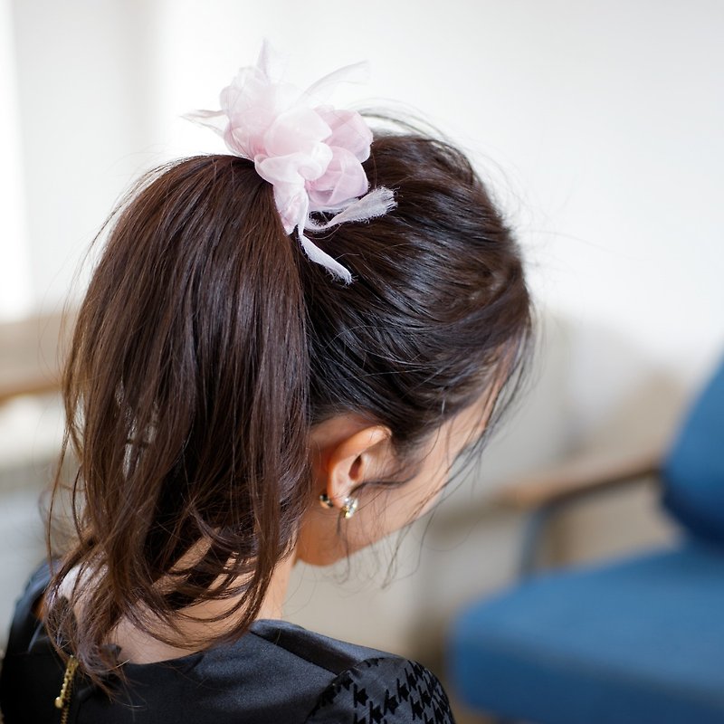 mini || レンゲソウ || 彩る咲き編みシュシュ - ヘアアクセサリー - その他の素材 ピンク