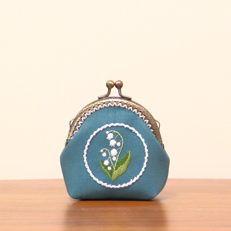 すずらん　刺繍　がま口　ミニポーチ　手刺繍 - 化妝包/收納袋 - 棉．麻 