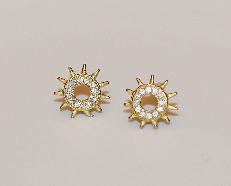 太陽花黃銅鋯石耳環 - 耳環/耳夾 - 寶石 金色