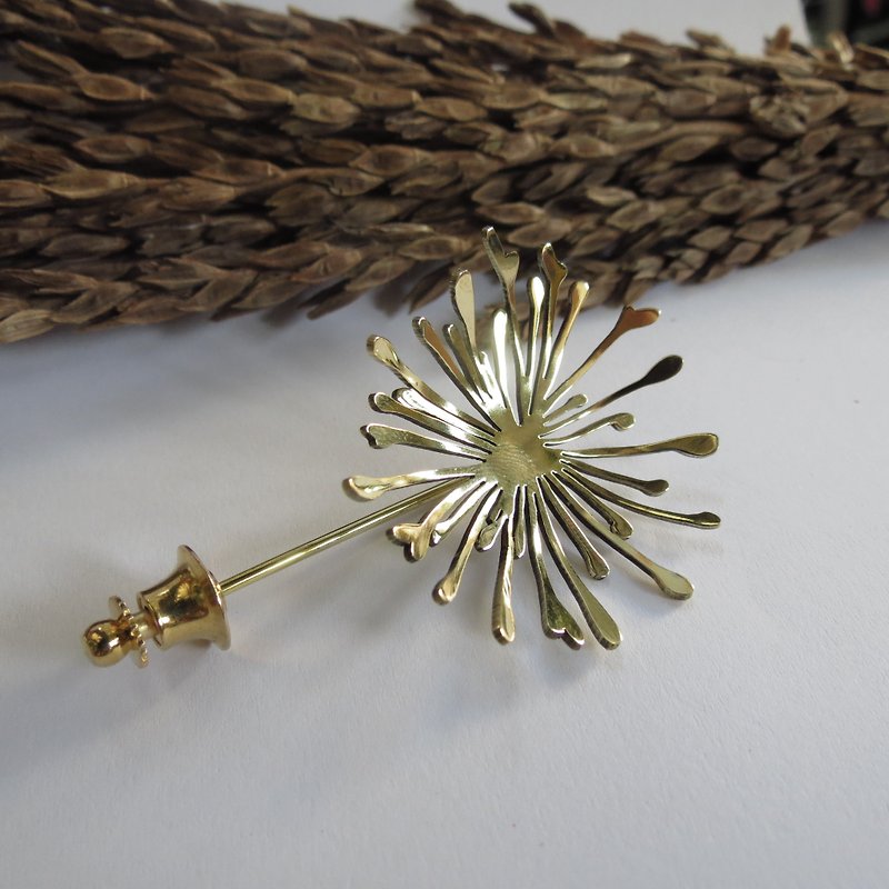 Flower bloom pin - Brooches - Copper & Brass Gold