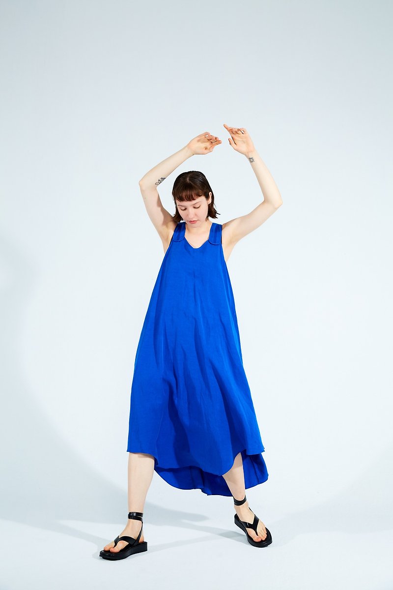 10 MOOn Blue Dress  Parachute strap dress - ชุดเดรส - วัสดุอื่นๆ สีน้ำเงิน