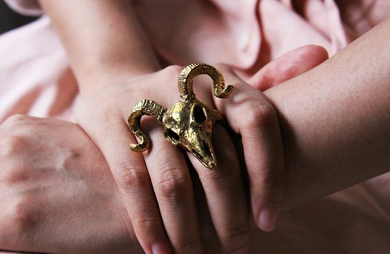 Golden Goat Skull Ring - Cool Statement Ring - Handmade Jewelry - 戒指 - 其他金屬 金色