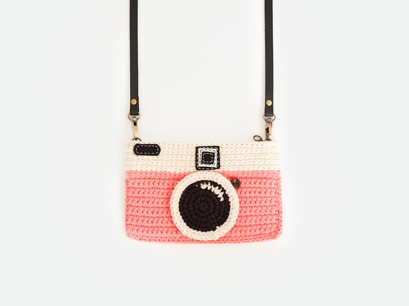 かぎ針編みのビンテージカメラの財布/ピンクの色 - ショルダーバッグ - コットン・麻 ピンク