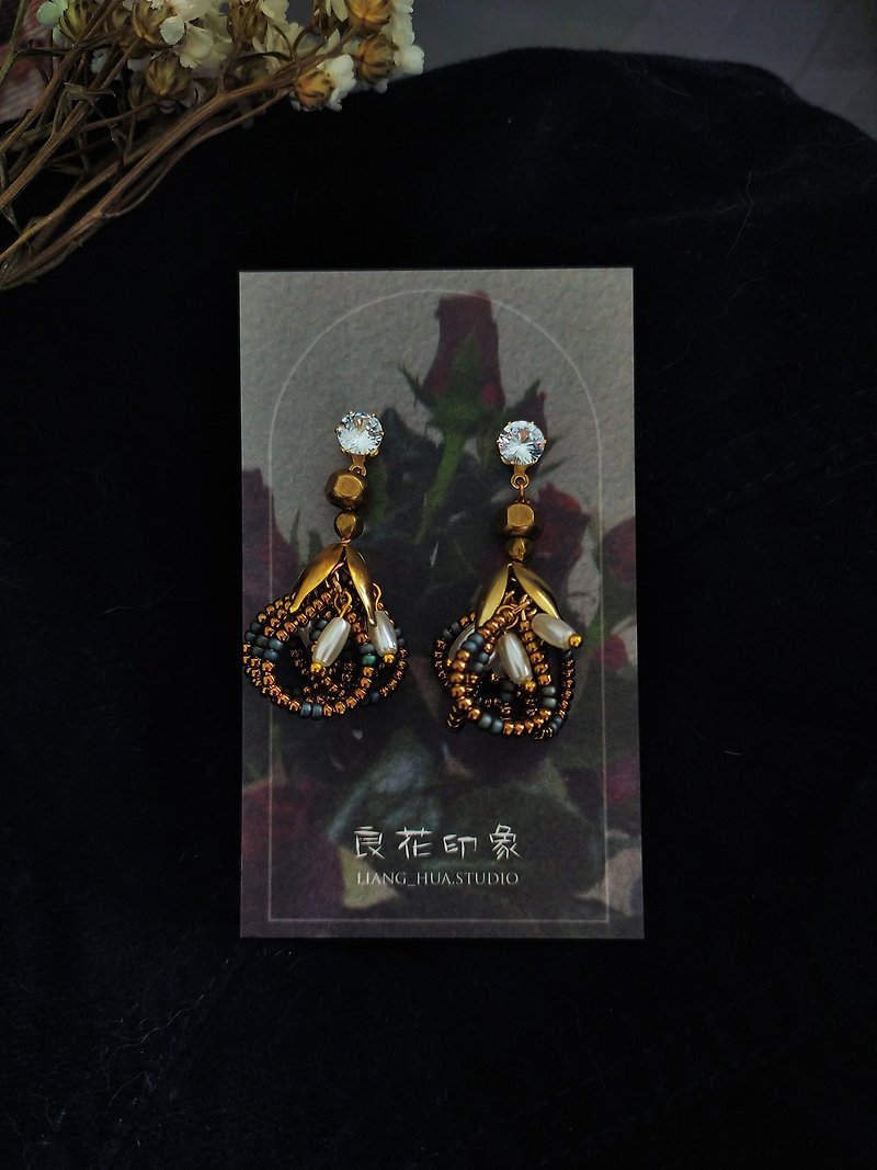 Linear Openwork Magnolia Drop Earrings/ Bronze Gold Tone - ต่างหู - ทองแดงทองเหลือง สีทอง