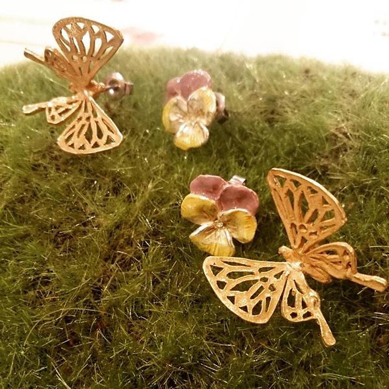 The Butterfly of Memory Memory Butterfly Earrings / Earrings PA170 - ต่างหู - โลหะ สีทอง